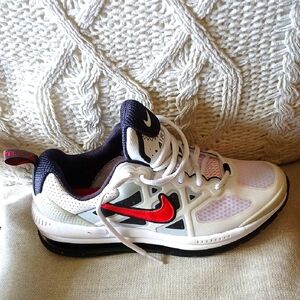 Nike White and Red Air Max Sneakers 6 Boy 7 Women